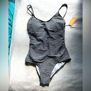 Kona Sol one piece bathing suit, NWT, size medium